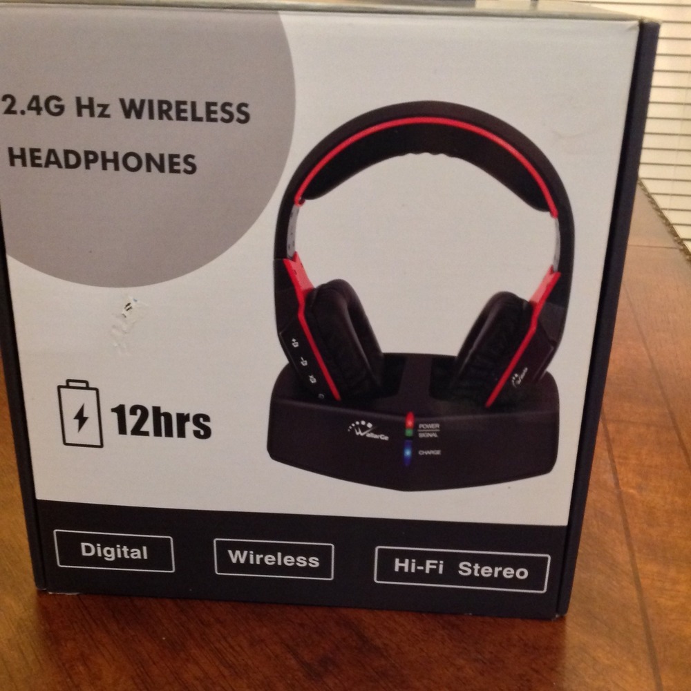 WallarGe 2.4GHz Wireless Headphones Black Red TV Stereo Charging Dock Station